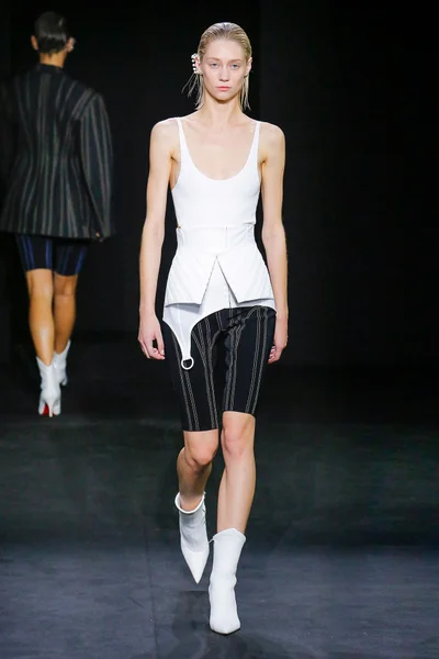 Look 4
